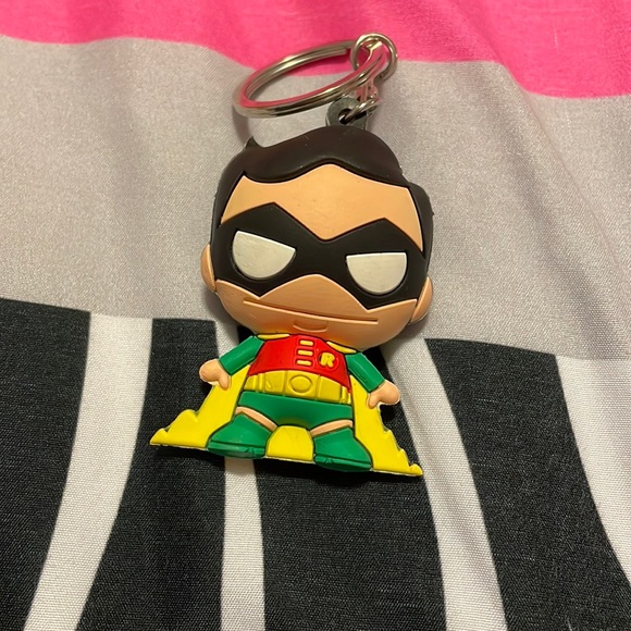 DC Robin keychain - Picture 1 of 4
